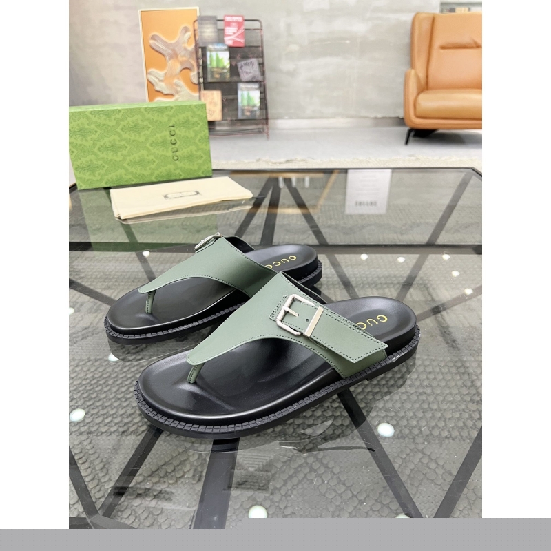G*u*i slippers